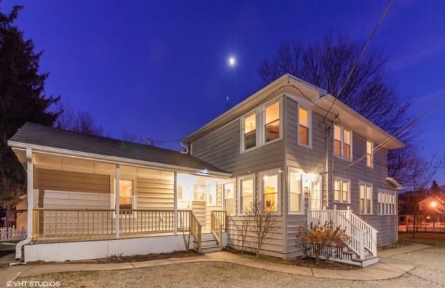 725 E Chicago Avenue - 725 East Chicago Avenue, Naperville, IL 60540