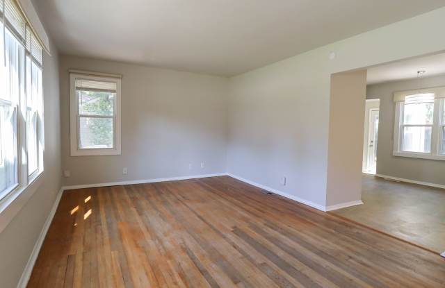 2 Bed | 1 Bath | Brookside Gallery 4