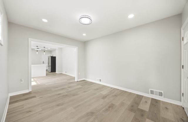 12106 S Emerald Avenue Gallery 4