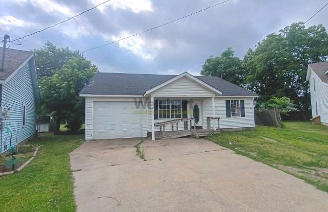 3bed/2bath house with fenced backyard photos photos