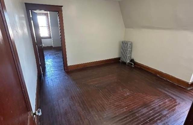 1358 Butler Street Gallery 4