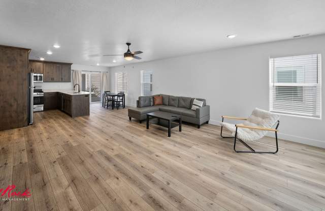 MOVE IN SPECIAL! $800 Off First Month's Rent! Brand New Townhome in Downtown Cedar City! photos photos