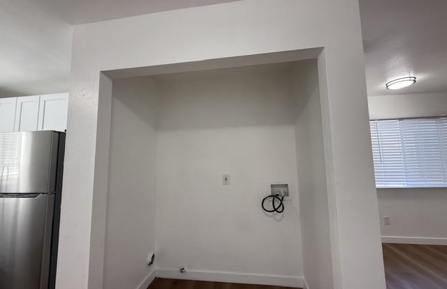 8718 S. Main St. Gallery 3