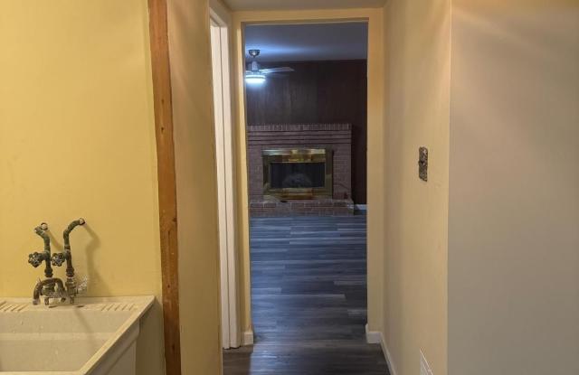 8806 BRAESIDE Drive Gallery 4