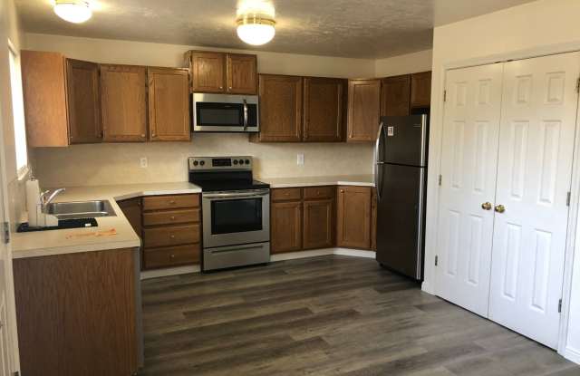 Cute Provo 3 bed 2.5 bath Townhome photos photos