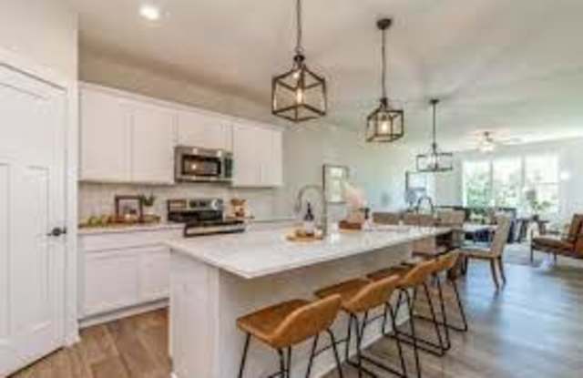 5698 Fernwood Drive Gallery 2