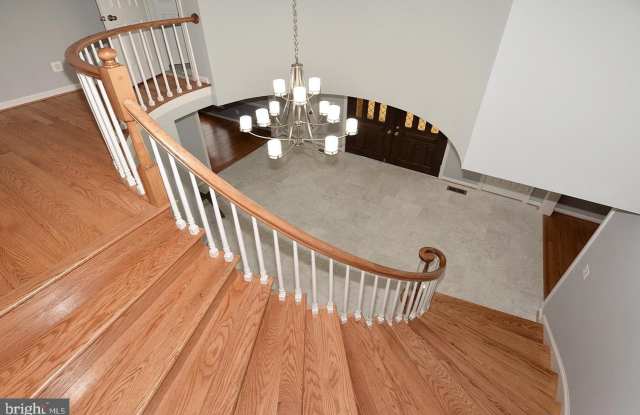 6286 DUNAWAY Court Gallery 4
