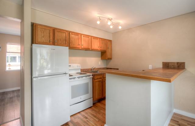 Green Lake Apartments photos photos