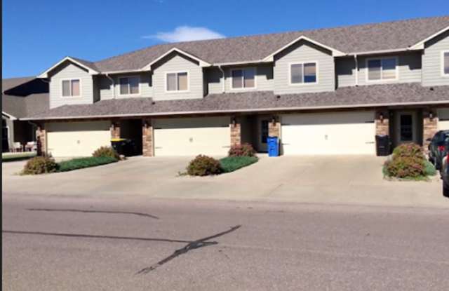 Beautiful West Side 3 Bed/2.5 Bath Townhome! photos photos