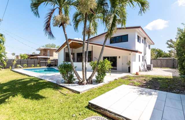19920 Highland Lakes Blvd - 19920 Highland Lakes Boulevard, Ojus, FL 33179