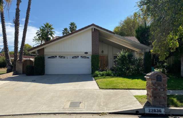 Gorgeous 4 bed, 2 1/2 bath home in Woodland Hills - 22836 Styles Street, Los Angeles, CA 91367