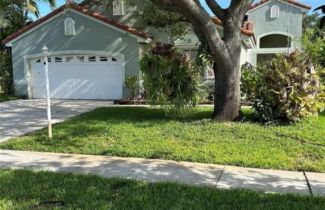 18840 NW 2nd St photos photos