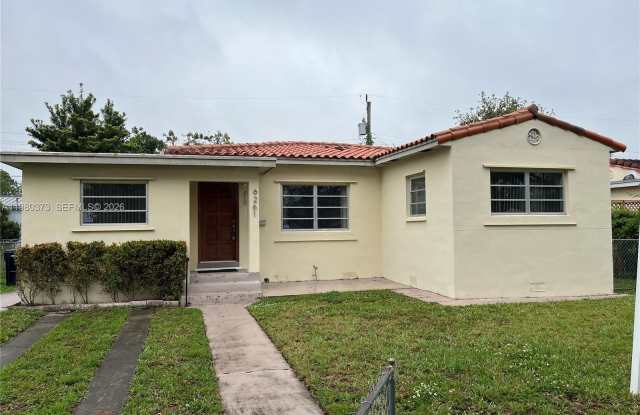 6261 NW 40th St photos photos