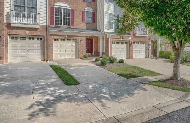 5407 COMMERCE Row Gallery 1