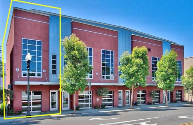 940 E Civic Center Drive Gallery 3