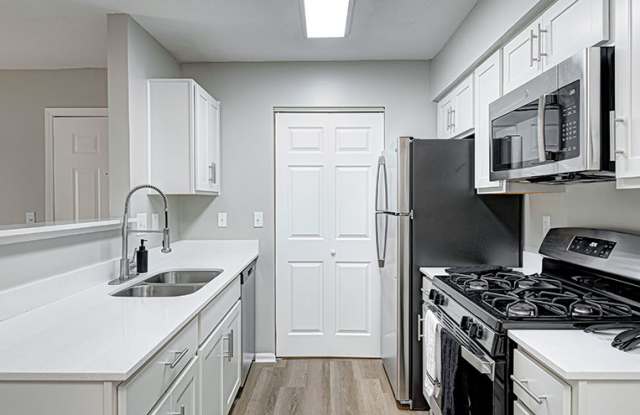 Carmel Landing Apartments Gallery 2