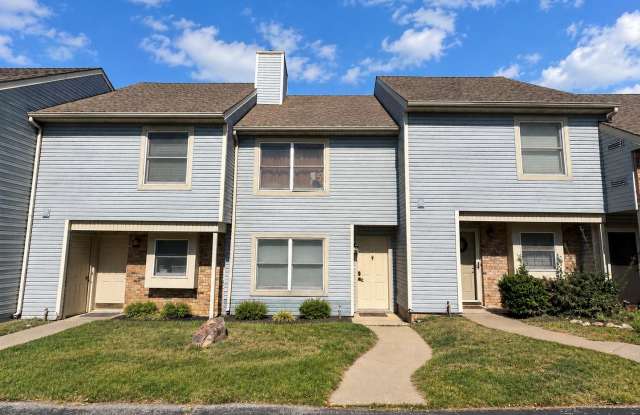 Spacious 2 Bedroom Townhouse with Covered Parking & Community Pool! Gallery 1