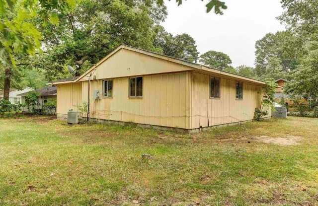Charming 3-Bedroom Rental Home with Great Location Gallery 3