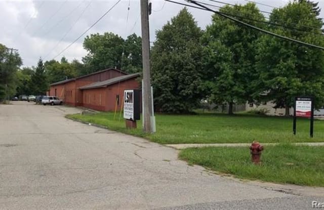 1290 CRESCENT LAKE Road - 1290 Crescent Lake Road, Waterford, MI 48328