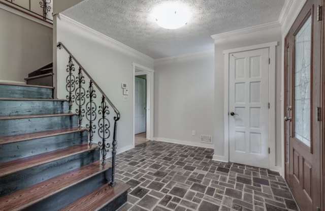 4935 N Peachtree Road Gallery 2