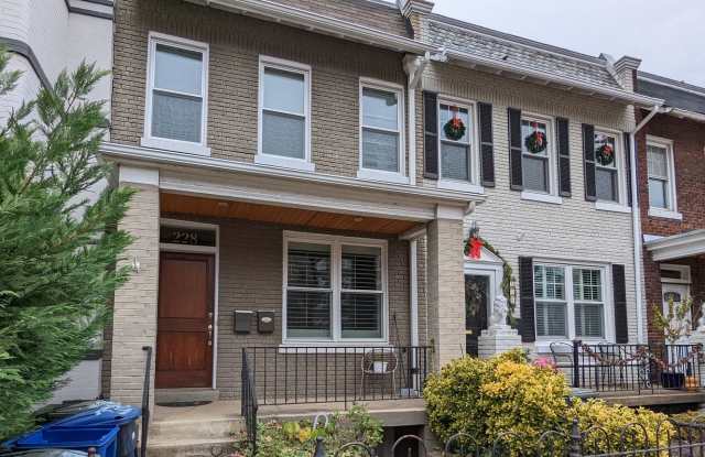 228 F St NE photos photos