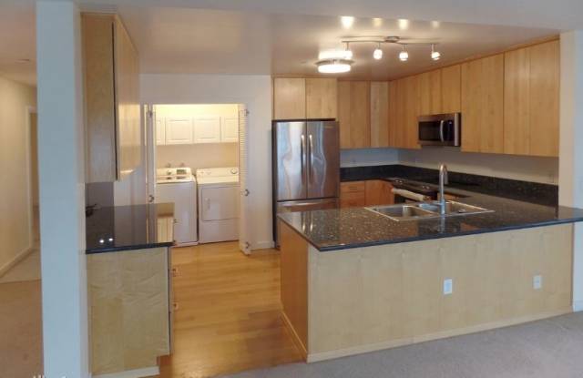 428 Harborview Dr SE Gallery 3
