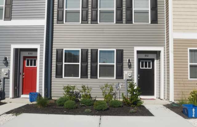 Live Modern in Salisbury – 3BR Townhome with Designer Touches photos photos