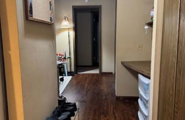 1 Bedroom Condo in Hopkins Gallery 3