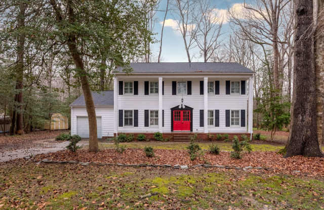 Colonial home with large yard - 100 Greenwood Drive, York County, VA 23185
