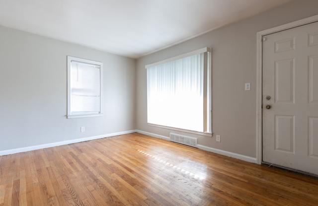 Beautiful Brick Bungalow Only 1375/mo! Gallery 4
