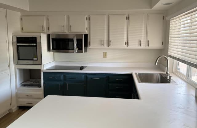 10933 W Tropicana Circle Gallery 2