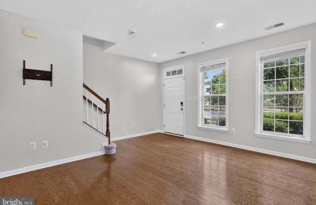 2613 CAMPUS WAY N #46 Gallery 4
