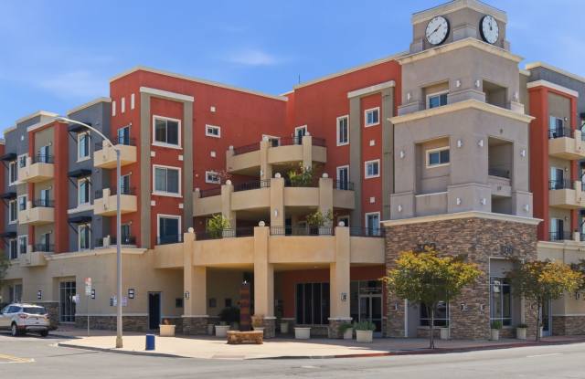 City Plaza At Escondido Gallery 3