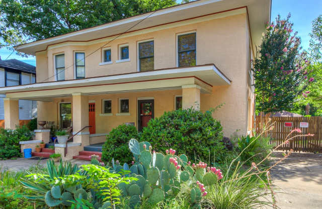 Charming Updated Mesta Park Duplex - New Stainless Appliances Included photos photos