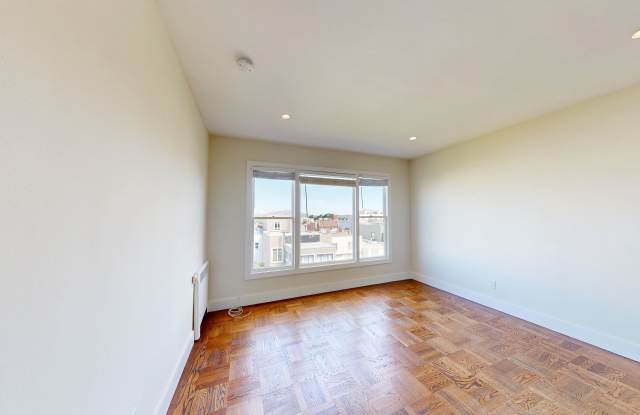 1660 Bay Gallery 2