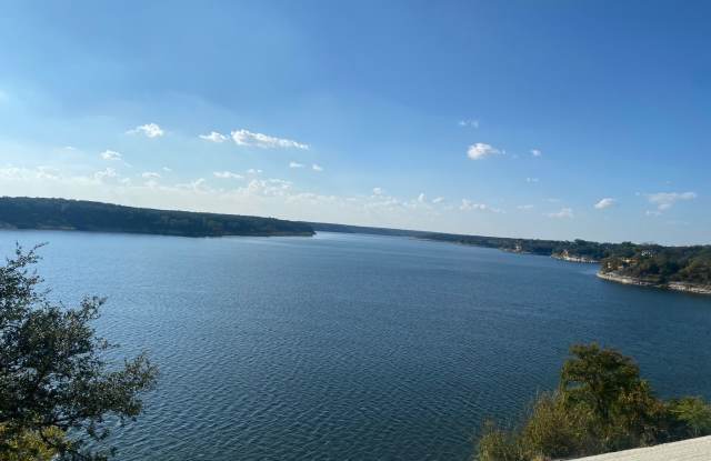 FURNISHED STUDIO CONDO WITH A MILLION DOLLAR LAKE VIEW photos photos