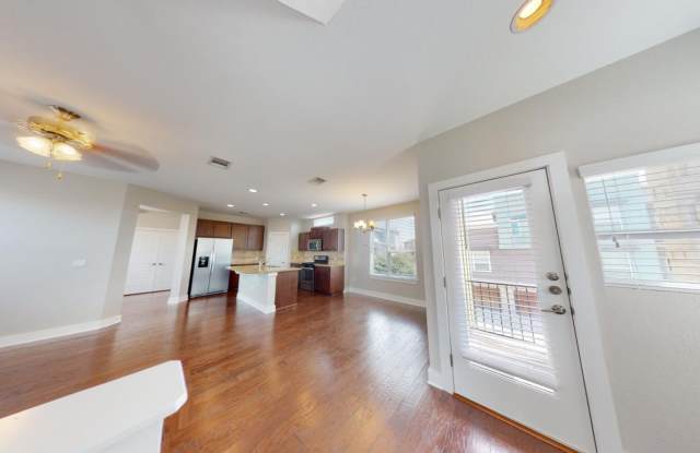 Gorgeous Condo in Edgewick - Minutes from Soco! - 2021 Geniveive Lane, Austin, TX 78741