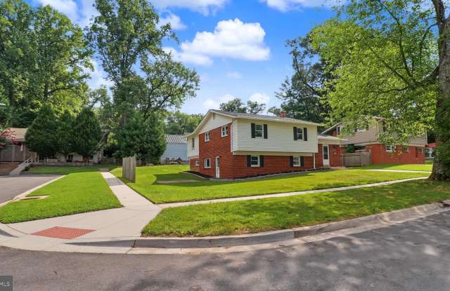 11419 LUND Place Gallery 1