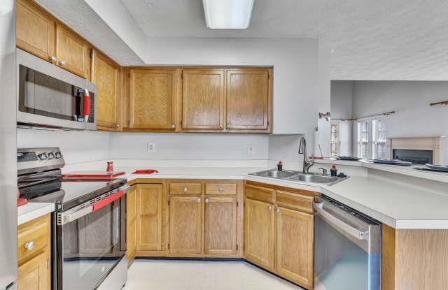13920 Lord Fairfax Pl Gallery 3