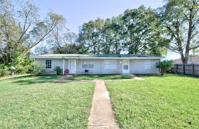 Completely Renovated 2-Bedroom in Opelika! - 1313 Glenn Circle, Opelika, AL 36801