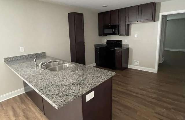 607 Lenora Gallery 4