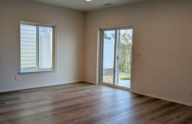 Brand New Corner Townhome! Gallery 4