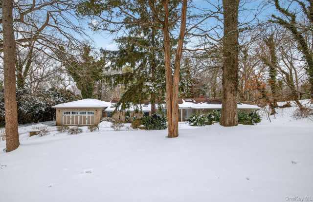 11 Juneau Boulevard photos photos