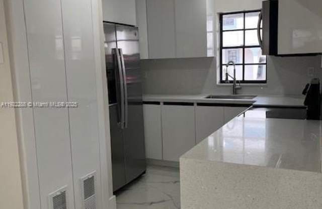 11861 SW 18th St - 11861 Southwest 18th Street, Tamiami, FL 33175