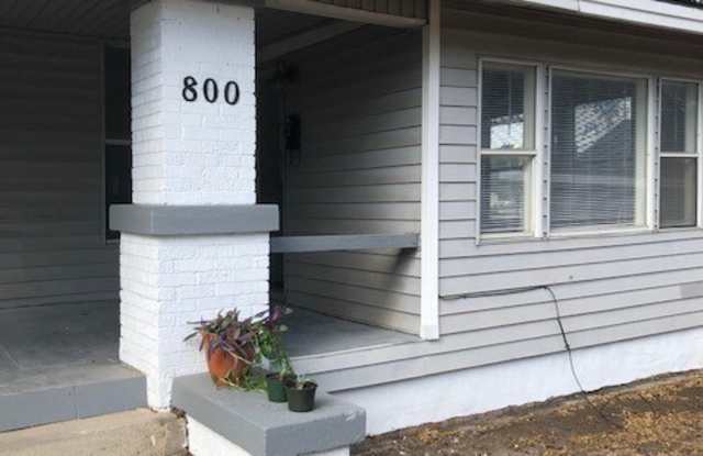 One bedroom duplex - 800 West Congress Street, Denton, TX 76201