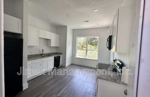 102 7th Street SW photos photos