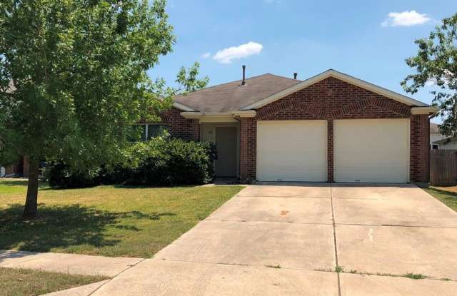 Nice brick home located near the cul-de-sac on Spruce Dr. Available now! photos photos