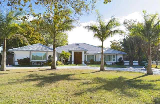 5928 NW 77th Ter photos photos