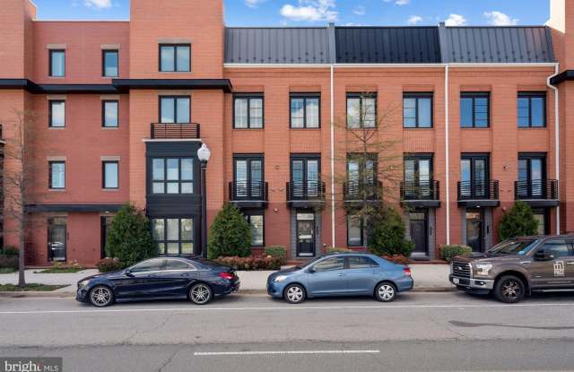 1814 POTOMAC AVENUE - 1814 Potomac Avenue, Alexandria, VA 22301