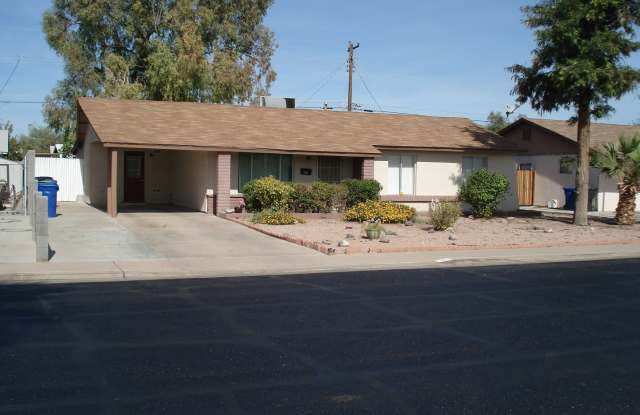 OPEN House COMING  -   LARGE 4BR/2BA HOUSE  – NEWLY REMODELED BATHROOMS – TILE THROUGHOUT – $1,995 -  REMODELED, NEW BATHROOMS WITH NEW TUB AND SHOWERS, GREAT LOCATION, NEAR MCC, SHOPPING ETC. Gallery 3